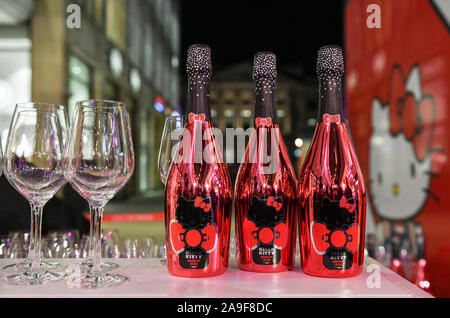 Kitten Champagne Stock Photo 185429 Alamy