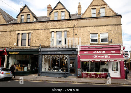 Independent shops and cafe on Walton Street, Jericho, Oxford Stock Photo