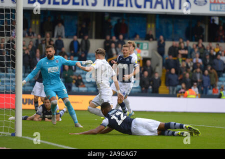 GOAL Ezgjan Alioski of Leeds United pulls a goal back to make the score 2-1  during the Millwall vs Leeds United EFL Championship Football match at the  Stock Photo - Alamy