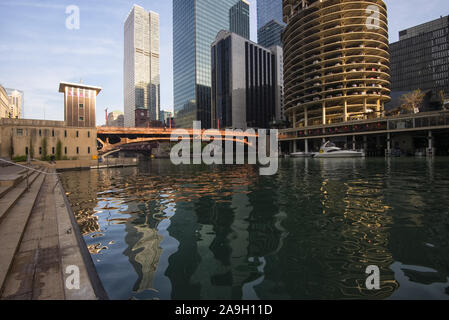 A view along the Chicago River with Dearborn Street Bridge and surrounding iconic architecture Stock Photo