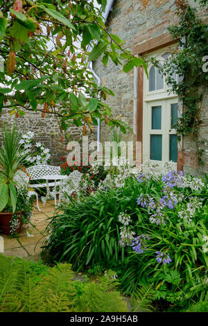 The garden at Broughton House in Kirkcudbright, Dumfries and Galloway, Scotland, where the artist Edward Atkinson Hornel (1864-1933) lived. Stock Photo