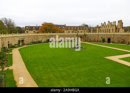 The Fountain Garden and Wall Walk with the derelict Terrace Range in the background at The Little Castle at Bolsover Castle, Derbyshire, England, UK Stock Photo