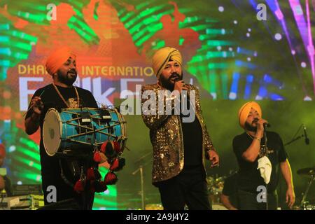 Panga Na Lena - Daler Mehndi: Song Lyrics, Music Videos & Concerts