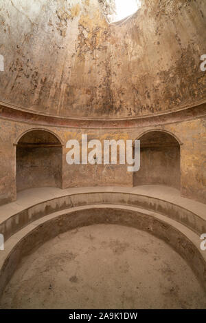 Pompei. Italy. Archaeological site of Pompeii. The men's frigidarium in the Terme del Foro (Forum Baths).  Regio VII - Insula 5 Stock Photo