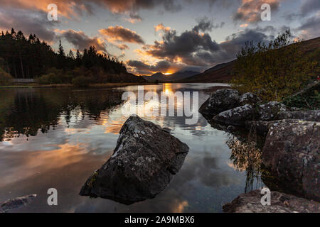 Sunset over Snowdon and Llyn Mymbyr in the Snowdonia National Park, North Wales Stock Photo