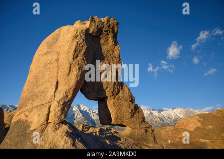 Boot Arch and Lone Pine Peak, Alabama Hills Recreation Area, eastern Sierra Nevada Mountains, California. Stock Photo