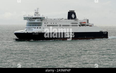 AJAXNETPHOTO. 23RD SEPTEMBER, 2019. CHANNEL, ENGLAND.- CROSS CHANNEL CAR AND PASSENGER FERRY DFDS DELFT SEAWAYS HEADING FOR DUNKERQUE.PHOTO:JONATHAN EASTLAND/AJAX REF:GX8 192609 20520 Stock Photo