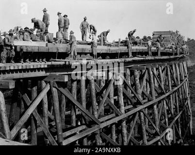 Industries of War - Lumbering - Track laying on line south near Beaver Creek, Passing ties (from side) ca. 1915-1920 Stock Photo