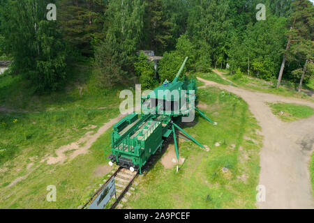 KRASNOFLOTSK, RUSSIA - JUNE 06, 2019: 180-mm artillery mount TM-1-180 on a railway conveyor in a fighting position. Fort 'Krasnaya Gorka' (quadrocopte Stock Photo