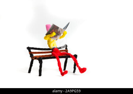 Coloured pipe cleaners hi-res stock photography and images - Alamy