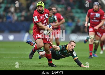 Northampton, UK. 17th Nov, 2019. Charlie Ngatai (Lyon) is tackled by Rory Hutchinson (Northampton Saints). Northampton Saints v Lyon. Heineken Champions Cup. Franklins Gardens. Northampton. Northamptonshire. UK. Credit Garry Bowden/Sport in Pictures. Credit: Sport In Pictures/Alamy Live News Stock Photo