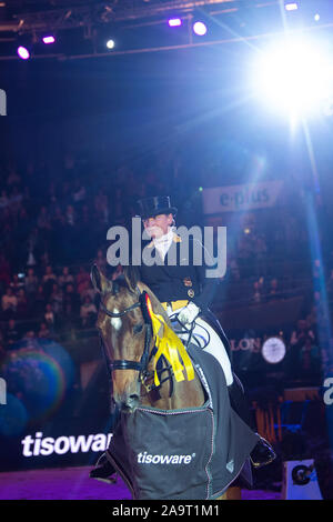 Stuttgart, Germany. 17th Nov, 2019. 35th Stuttgart German Masters, Equestrian Sport, Dressage, Master: Germany's Isabell Werth (r) rides her horse Emilio. Credit: Sebastian Gollnow/dpa/Alamy Live News Stock Photo