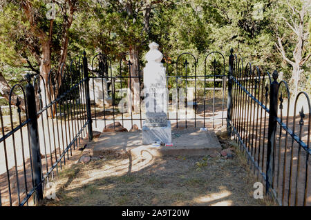 Memorial in the Potters Fied section of Linwood Cemetery, Glenwood Springs, Colorado. The monument is to Doc Holliday, Stock Photo