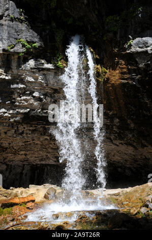 Spouting Rock, a much larger waterfall than those of its more famous neighbour Hanging Lake. Spouting Rock is a short detour from Hanging Lake. Stock Photo