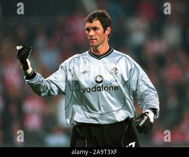 Philips stadium Eindhoven Netherlands 26.9.2000, football: UEFA Champions League,  PSV Eindhoven (PSV, red) vs Manchester United (MANU, blue) 3:1; Raimond VAN DER GOUW (MANU) Stock Photo