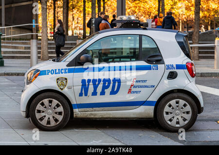 NYPD Smart two-seat car, Manhattan, New York, USA Stock Photo