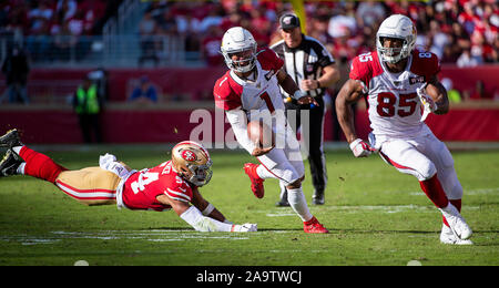 San Francisco 49ers linebacker Fred Warner (54) defends during an NFL  football game against the Miami Dolphins, Sunday, Dec.4, 2022, in Santa  Clara, Calif. (AP Photo/Scot Tucker Stock Photo - Alamy