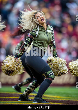 Landover, Maryland, USA. November 17, 2019: Washington Redskins cheerleader dances during the game between the New York Jets vs. the Washington Redskins at FedEx Field in Landover, Maryland. Cory Royster/Cal Sport Media Credit: Cal Sport Media/Alamy Live News Stock Photo