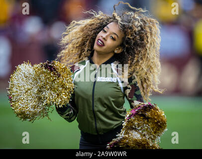 Landover, Maryland, USA. November 17, 2019: Washington Redskins cheerleader dances during the game between the New York Jets vs. the Washington Redskins at FedEx Field in Landover, Maryland. Cory Royster/Cal Sport Media Credit: Cal Sport Media/Alamy Live News Stock Photo