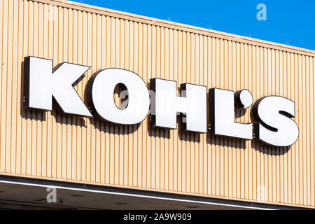 Oct 24, 2019 Mountain View / CA / USA - Kohl's sign at one of their locations in South San Francisco bay area; Kohl's is an American department store Stock Photo