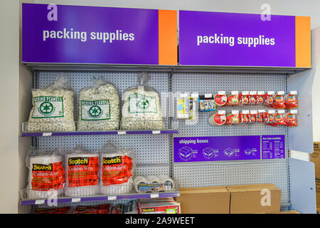 Miami Beach Florida,Kinkos,display case sale,packing supplies,FL100331029 Stock Photo