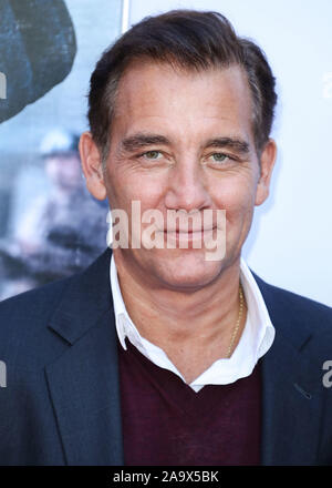 Hollywood, United States. 17th Nov, 2019. HOLLYWOOD, LOS ANGELES, CALIFORNIA, USA - NOVEMBER 17: Actor Clive Owen arrives at the AFI FEST 2019 - Premiere Of Sony Pictures Classics' 'The Song Of Names' held at the TCL Chinese Theatre IMAX on November 17, 2019 in Hollywood, Los Angeles, California, United States. (Photo by Xavier Collin/Image Press Agency) Credit: Image Press Agency/Alamy Live News Stock Photo