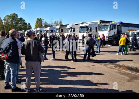 TARANTO EX ILVA PROTEST THIS MORNING OF THE COMPANIES OF THE INDACTO AND THE BLOCKING OF THE ORDERS (SAVERIO DE GIGLIO/Fotogramma, MILAN - 2019-11-18) p.s. la foto e' utilizzabile nel rispetto del contesto in cui e' stata scattata, e senza intento diffamatorio del decoro delle persone rappresentate Stock Photo