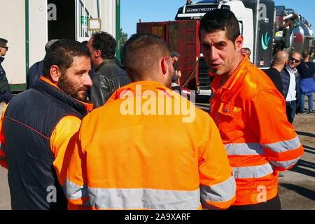 TARANTO EX ILVA PROTEST THIS MORNING OF THE COMPANIES OF THE INDACTO AND THE BLOCKING OF THE ORDERS (SAVERIO DE GIGLIO/Fotogramma, MILAN - 2019-11-18) p.s. la foto e' utilizzabile nel rispetto del contesto in cui e' stata scattata, e senza intento diffamatorio del decoro delle persone rappresentate Stock Photo