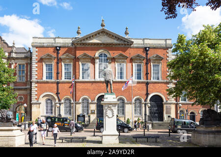 Aylesbury Crown Court, Old County Hall, Market Square, Aylesbury, Buckinghamshire, England, United Kingdom Stock Photo