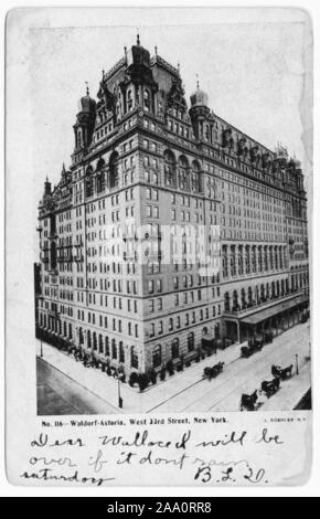 Engraved postcard of the Waldorf Astoria Hotel at 301 Park Avenue in Midtown Manhattan, New York City, published by Illustrated Postal Card Co, 1908. From the New York Public Library. () Stock Photo