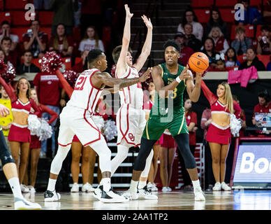 William & Mary forward Nathan Knight, left, works against Ohio State  forward Kaleb Wesson during an NCAA college basketball game in Columbus,  Ohio, Saturday, Dec. 9, 2017. Ohio State won 97-62. (AP