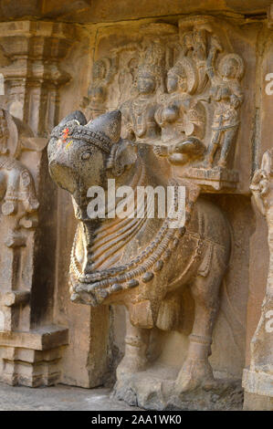 Shiva, Parvati riding the Nandi bull, stone carving on the walls of Kopeshwar Temple, Khidrapur, Maharashtra, India Stock Photo