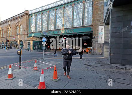 Hielanman's umbrella glass walled railway bridge for glasgow central station scotland uk Stock Photo