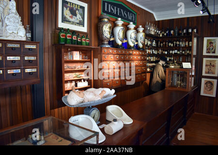 A rebuilt dispensary dating back to the 1930s in a museum in Herberton Historic Village Stock Photo