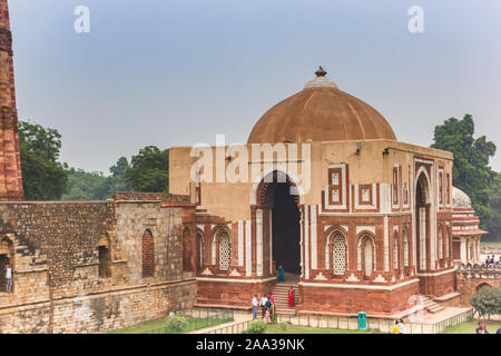 Imam Zamin's Tomb at the Qutub Minar in New Delhi, India Stock Photo