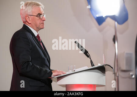 London, UK. 19 November, 2019. Shadow Chancellor John McDonnell makes a major speech on the economy in Westminster. His speech promised that a Labour government would rewrite the rules of the economy through reforms to business regulation that would lay some of the foundations of a stakeholder economy and help workers to take back control. Credit: Mark Kerrison/Alamy Live News Stock Photo