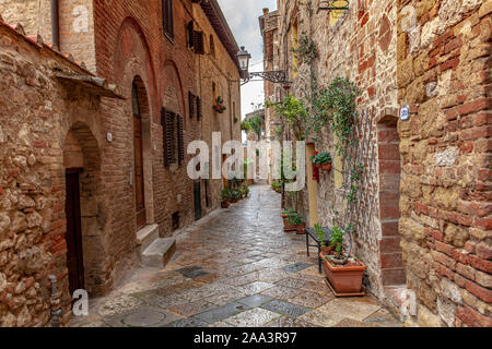 Volterra medieval town in Tuscany traditional Picturesque  houses Alley Italy Stock Photo