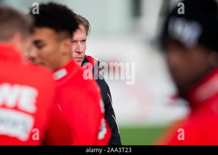 Cologne, Germany. 19th Nov, 2019. Soccer: Bundesliga, Training 1st FC Cologne, Geißbockheim. Markus Gisdol, new trainer, leads his first training. Credit: Rolf Vennenbernd/dpa/Alamy Live News Stock Photo