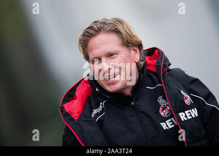 Cologne, Germany. 19th Nov, 2019. Soccer: Bundesliga, Training 1st FC Cologne, Geißbockheim. Markus Gisdol, new trainer, leads his first training. Credit: Rolf Vennenbernd/dpa/Alamy Live News Stock Photo