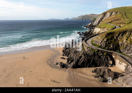 People on Coumeenoole Beach on the Dingle Peninsula, County Kerry, Republic of Ireland Stock Photo