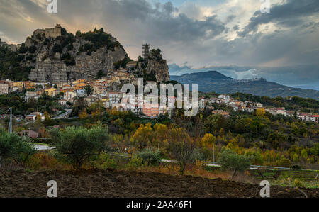 Sunset on the spectacular village of Bagnoli del Trigno. Bagnoli del Trigno, Isernia province, Molise, Italy, Europe Stock Photo