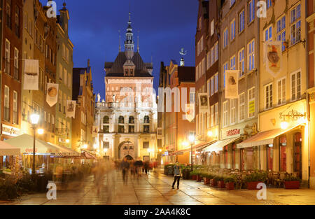 Dlugi Targ (Long Market street) and the Amber Museum, in the former prison tower. Gdansk, Poland Stock Photo