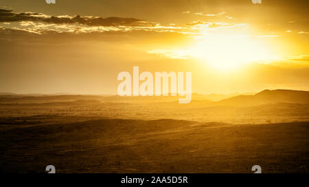 Ein schoener farbenfroher Sonnenuntergang in Australien Stock Photo