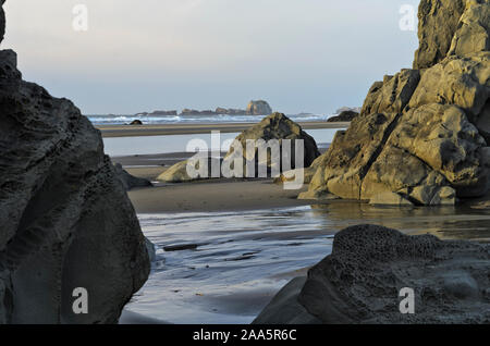 Sea stacks, sea cliffs, and beaches at Bandon, Oregon Stock Photo