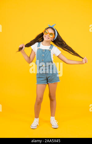 Strong Hair Spring Kid Fashion Cheerful Little Girl Yellow