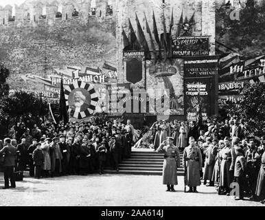 Lenin with comrades at a May Day rally in Red Square, May 1919, Moscow ...
