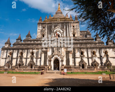 Thatbyinnyu Temple, built in the 12th century, is one of the tallest Buddhist temples in the ancient archeological zone of Bagan, Myanmar (Burma) Stock Photo