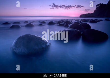 Pacific Ocean and rock formations at Bowling Ball Beach in Californnia, USA Stock Photo