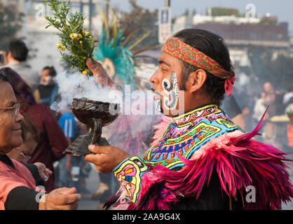 Traditional Aztec shaman folk healer at work, Plaza de la Constitución ...