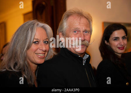 Bonn, Deutschland. 19th Nov, 2019. Henning KRAUTMACHER, singer, musician, de Hoehner, with wife Anke, award of the Walter Scheel Prize, 5th Walter Scheel Prize on 19.11.2019 in the Villa Hammerschmidt in Bonn, | usage worldwide Credit: dpa/Alamy Live News Stock Photo